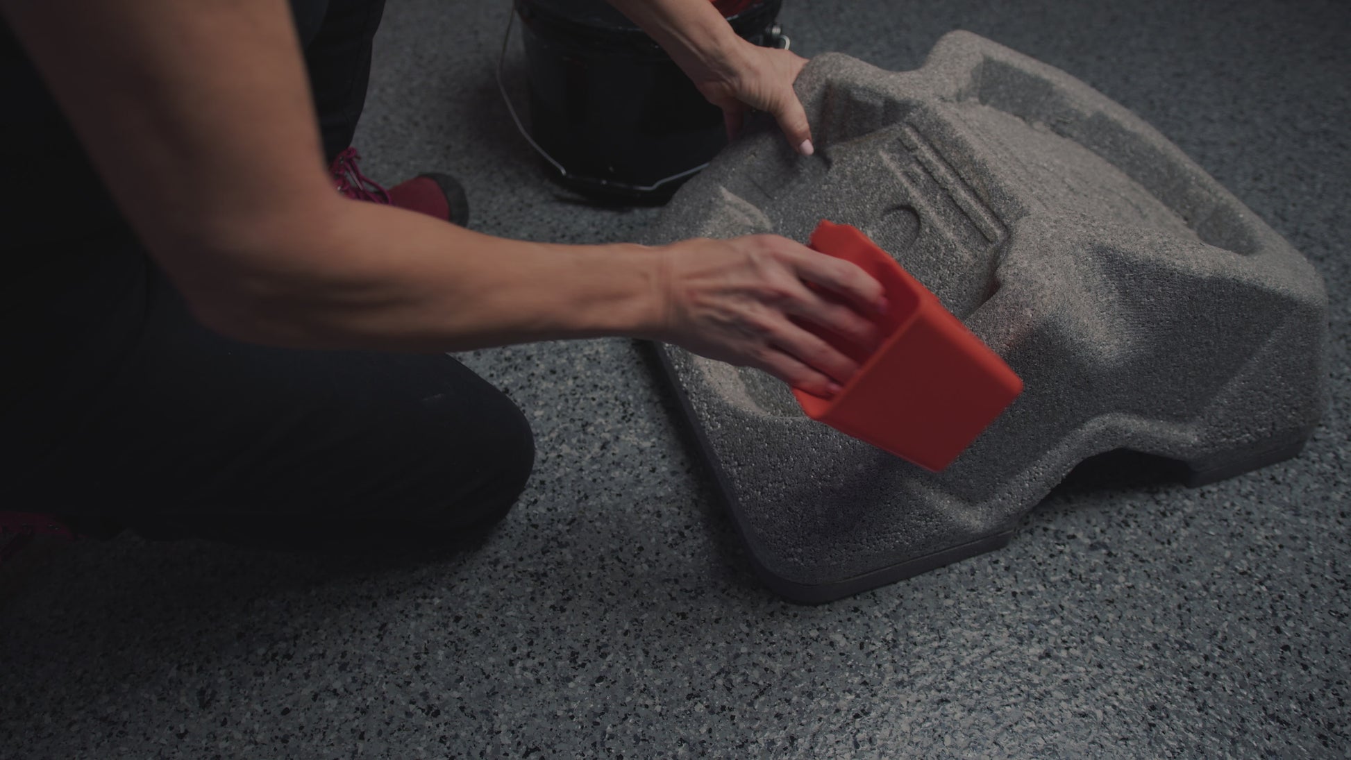 Pail Anchor Complete (with 1 Trowel Cup & 1 Tool Cup)